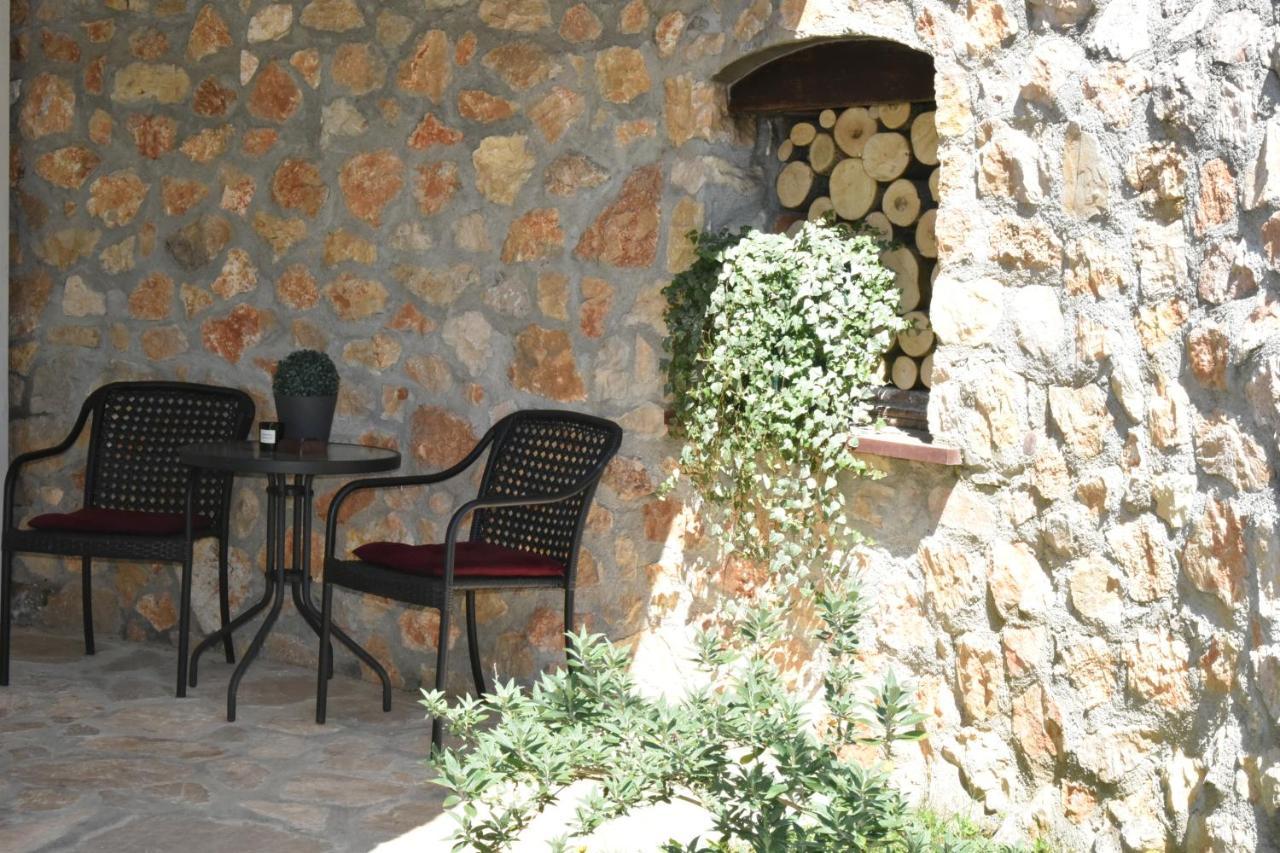 Rooms Bobic Licko Petrovo Selo Экстерьер фото
